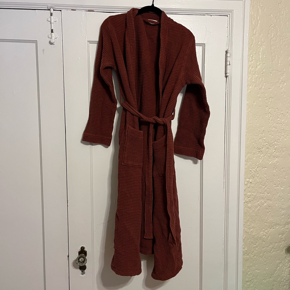 Coyuchi rust 100% cotton organic waffle weave robe